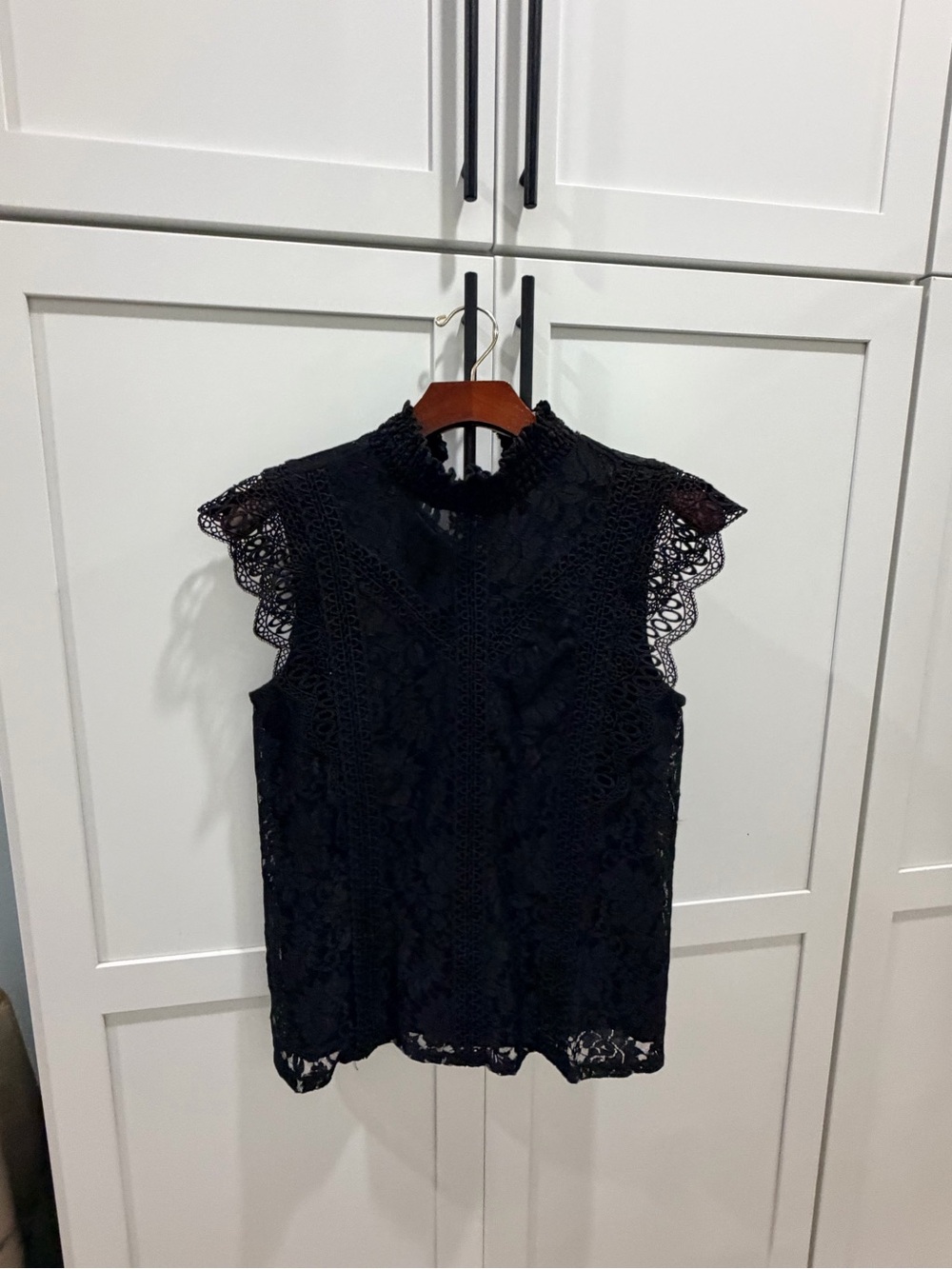 Cable & Gauge Black Lace Mock Neck Blouse Small NWOT